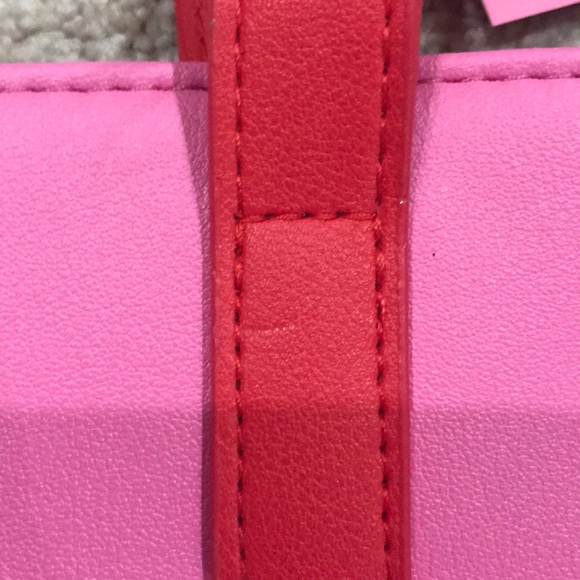 Brand new hot pink Juicy Couture bag. - Picture 3 of 7